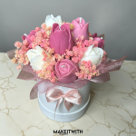 Tulipán Álom – Illatosított Virágbox (burgundi-fehér)