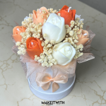 Tulipán Álom – Illatosított Virágbox (barack-fehér)