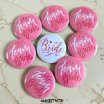 Lánybúcsús kitűzők